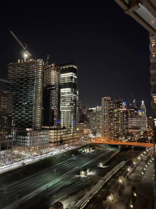 Exquisite Condos By Cn Tower- Dwtown , To โตรอนโต ภายนอก รูปภาพ